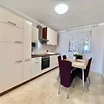 Apartmán In 41381