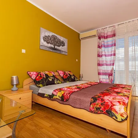 In 41381 Διαμέρισμα *