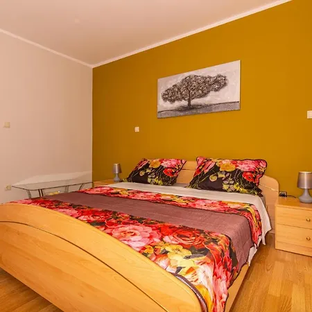 In 41381 Apartment Dramalj