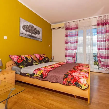 In 41381 Apartment *